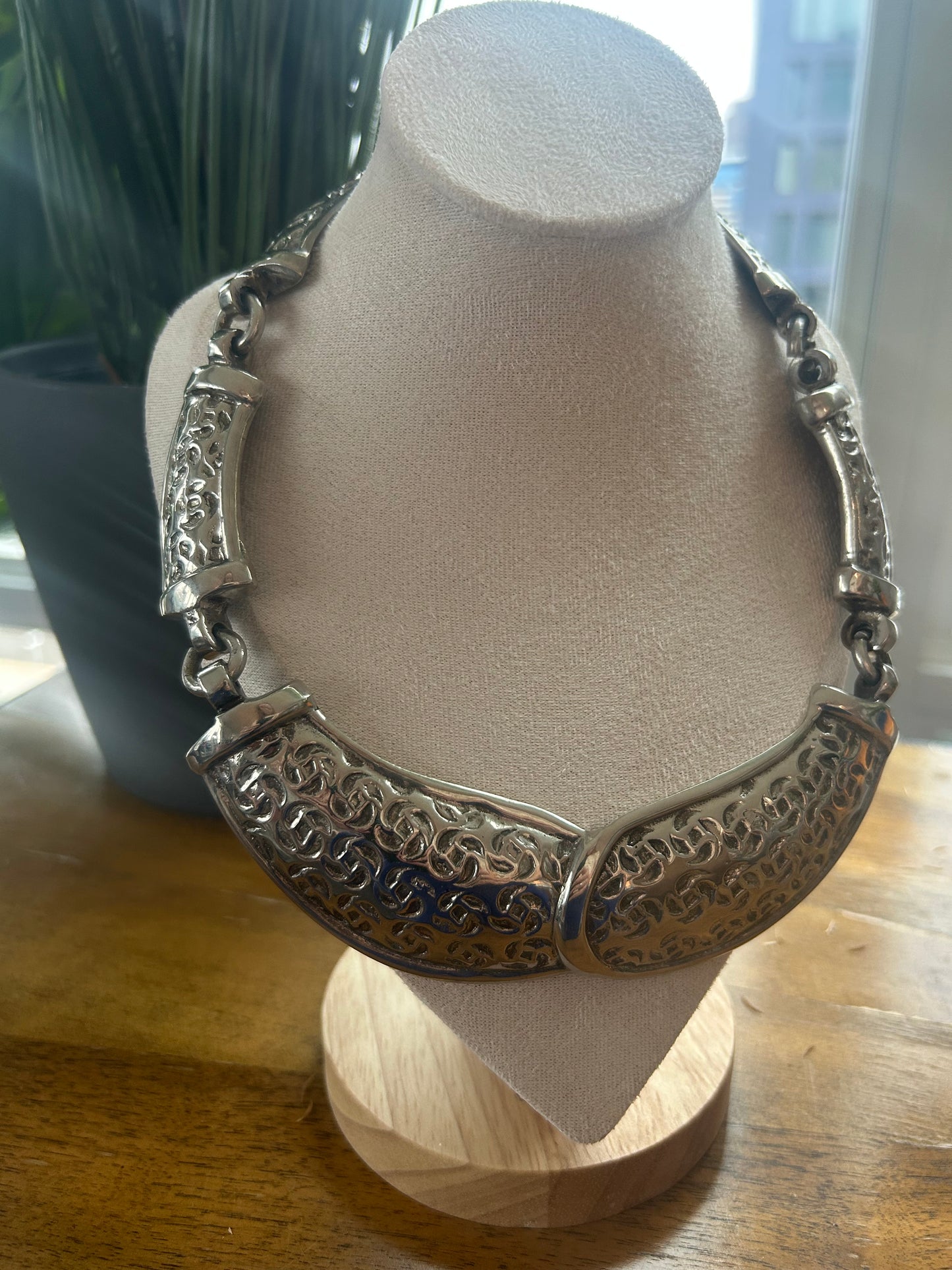 Vintage-style Heavy Silver Plated Ornate Engraved Collar Necklace