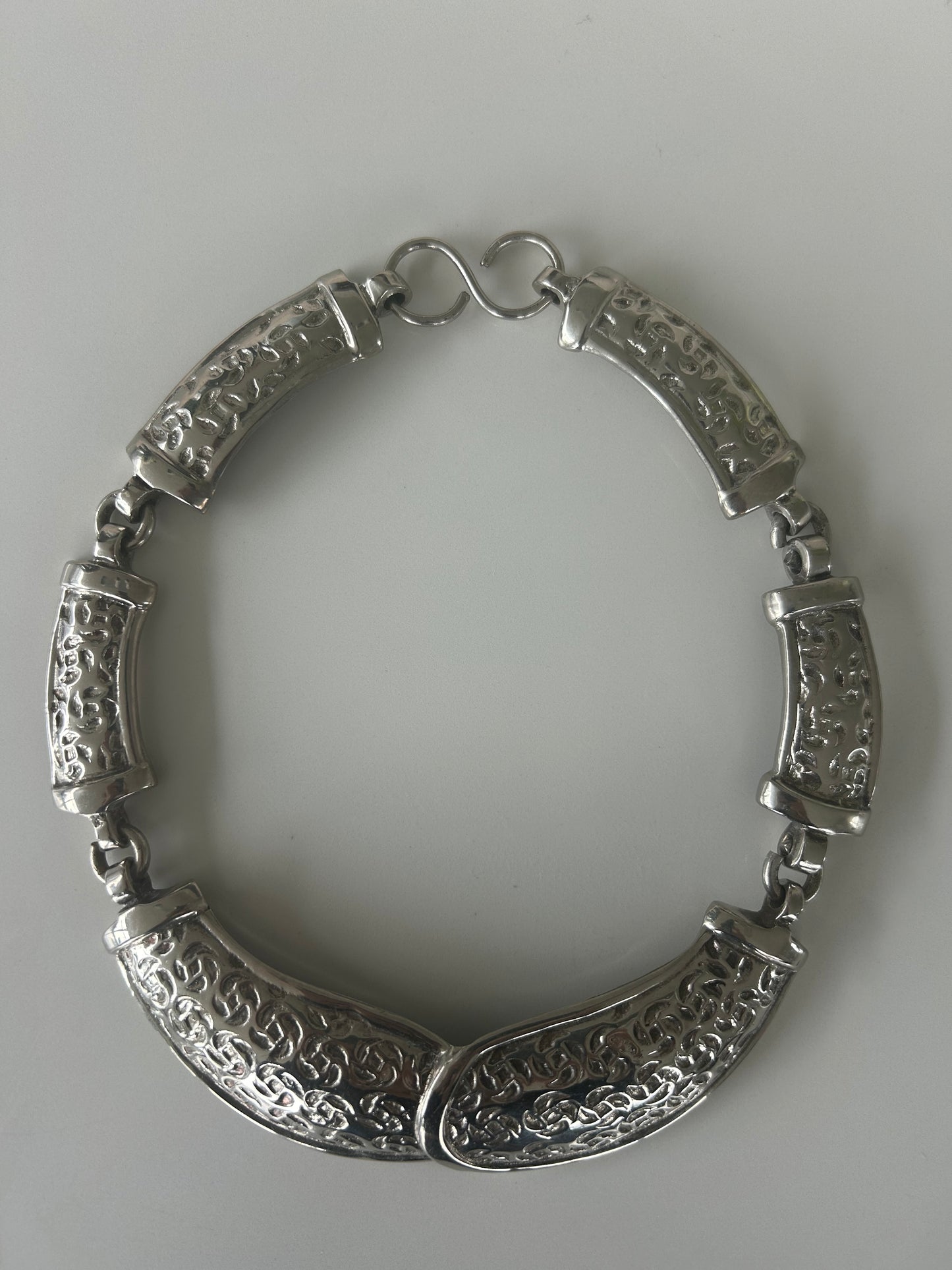 Vintage-style Heavy Silver Plated Ornate Engraved Collar Necklace