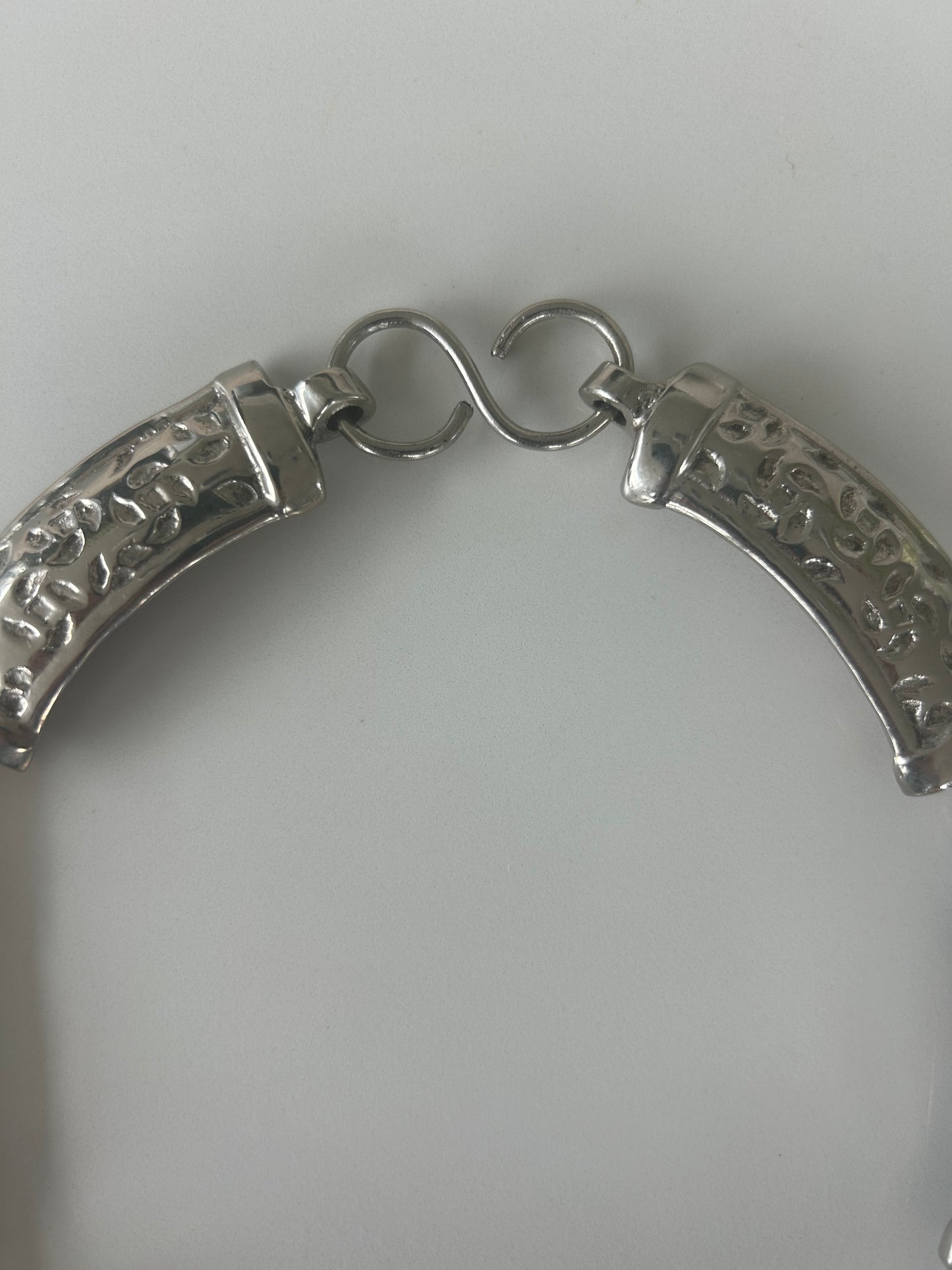 Vintage-style Heavy Silver Plated Ornate Engraved Collar Necklace