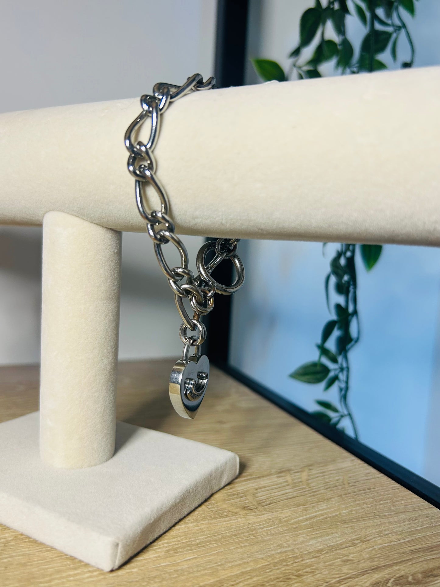 Vintage | Juicy Couture Silver Tone Heart Charm Bracelet