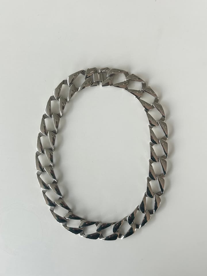 Silver Tone Collar Curb Link Chain Necklace