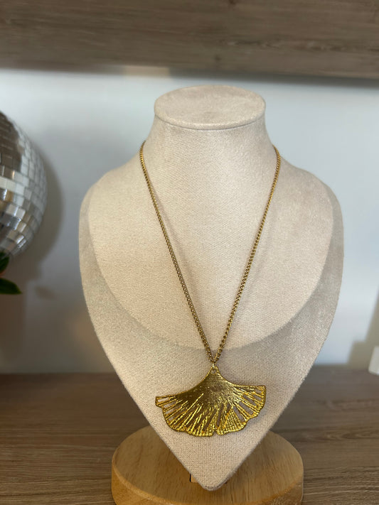 Single Leaf Ginko Pendant Necklace